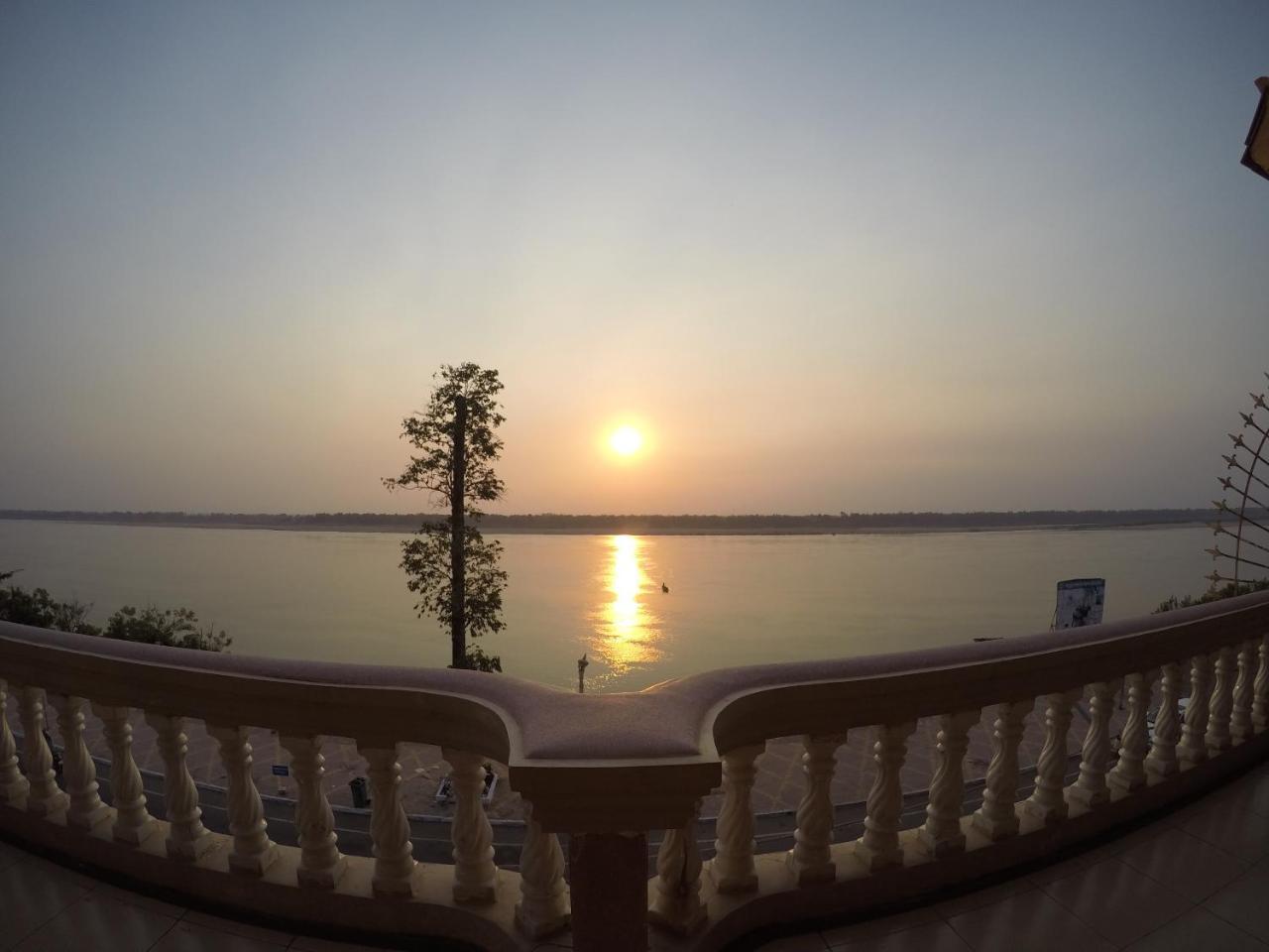 Hengheng II Guest House Kratie Ngoại thất bức ảnh