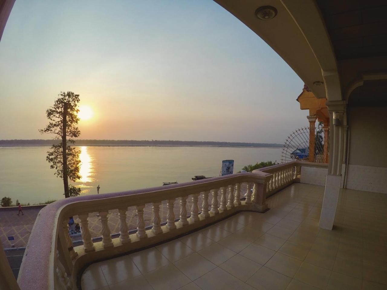 Hengheng II Guest House Kratie Ngoại thất bức ảnh