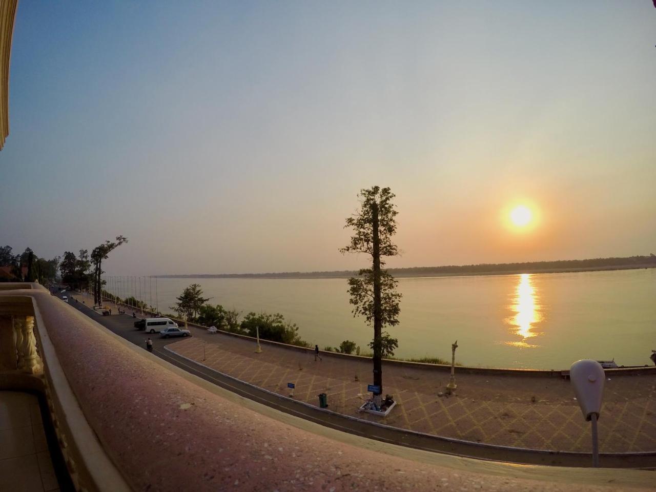 Hengheng II Guest House Kratie Ngoại thất bức ảnh