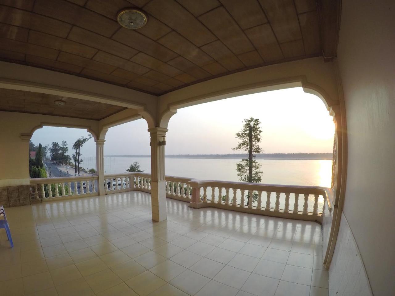 Hengheng II Guest House Kratie Ngoại thất bức ảnh